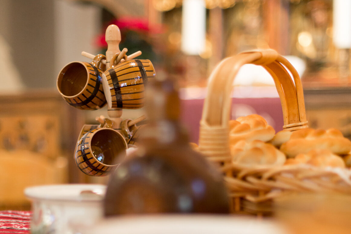 Sezătoare românească. A avut loc sâmbătă, 1 Decembrie, ora 18.30 Sezătoare românească. A avut loc sâmbătă, 1 Decembrie, ora 18.30